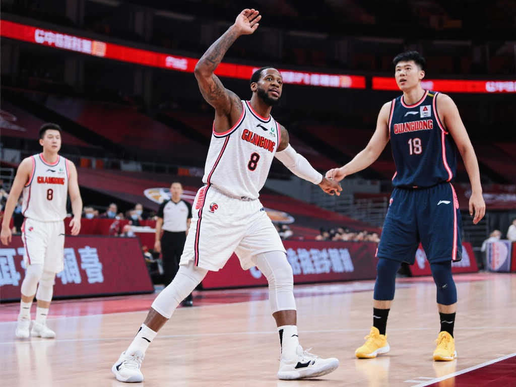 【分析】广东8连胜背后的秘密:小外援引进仍迫在眉睫 【分析】广东8连胜背后的秘密:小外援引进仍迫在眉睫